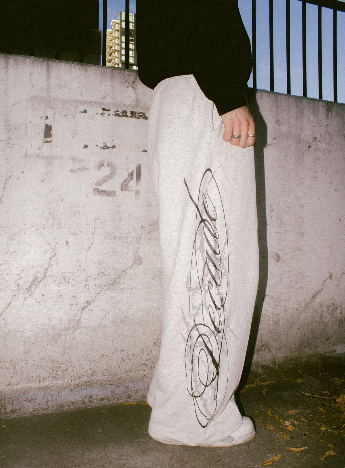 Cursive Sweatpants Grey
